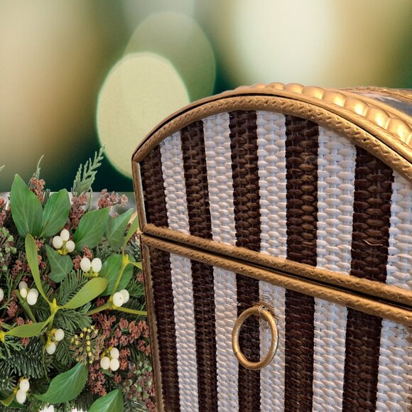 Beautiful, Restyled Keepsake Box! - Picture 5 of 6